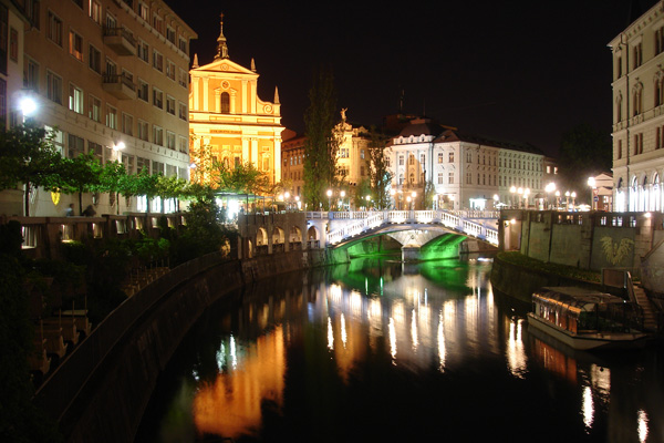 Ljubljanica ponoči, Ljubljana (Eslovenia)