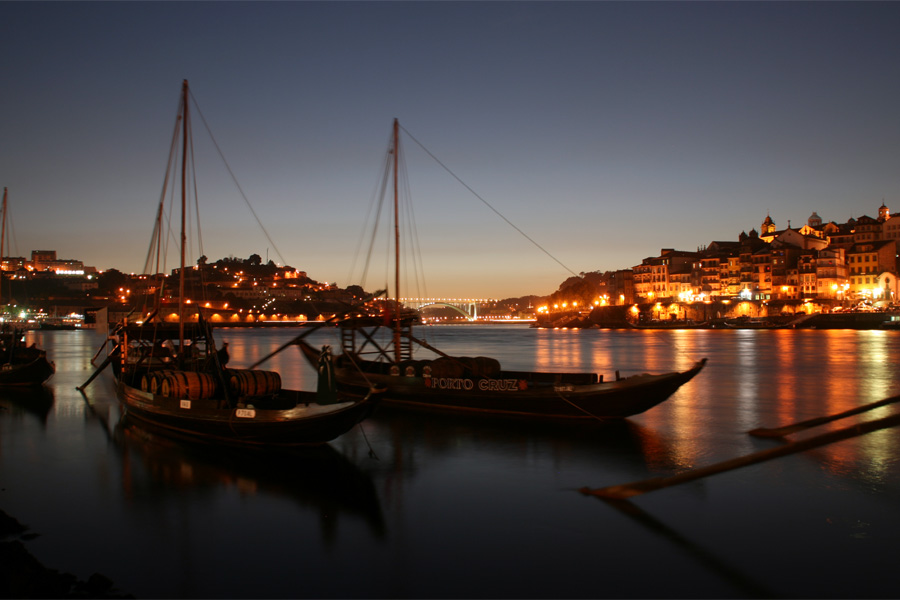 [- Porto no luscofusco -] Ribeira do Douro, Vila Nova de Gaia (Portugal)