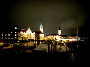 [- Paseo nocturno -] Stadthausquai, Zurich (Suiza)