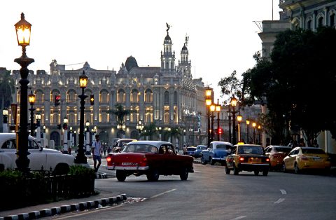 A noite achégase